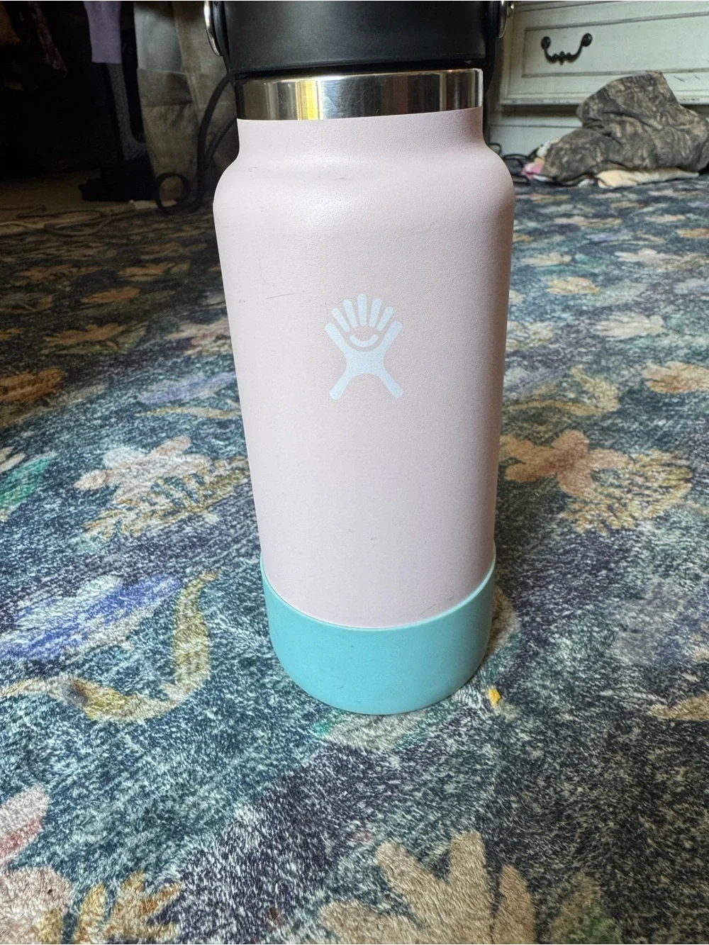 32 oz Hydroflask w Bottle Boot and Straw Lid